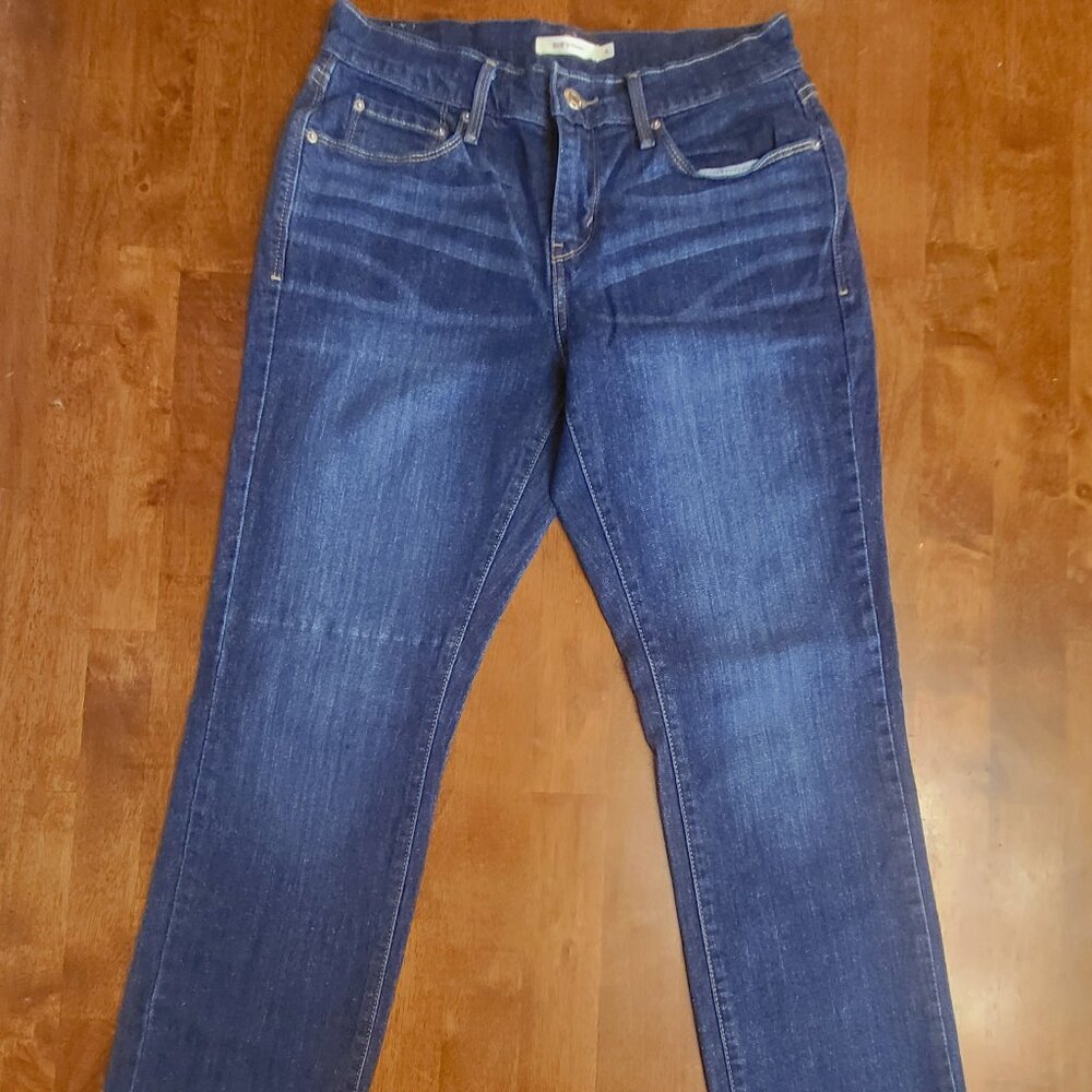 Levi’s ~ Sz 4 ~ 505 Straight Leg Jeans ~ Excellent / New Condition